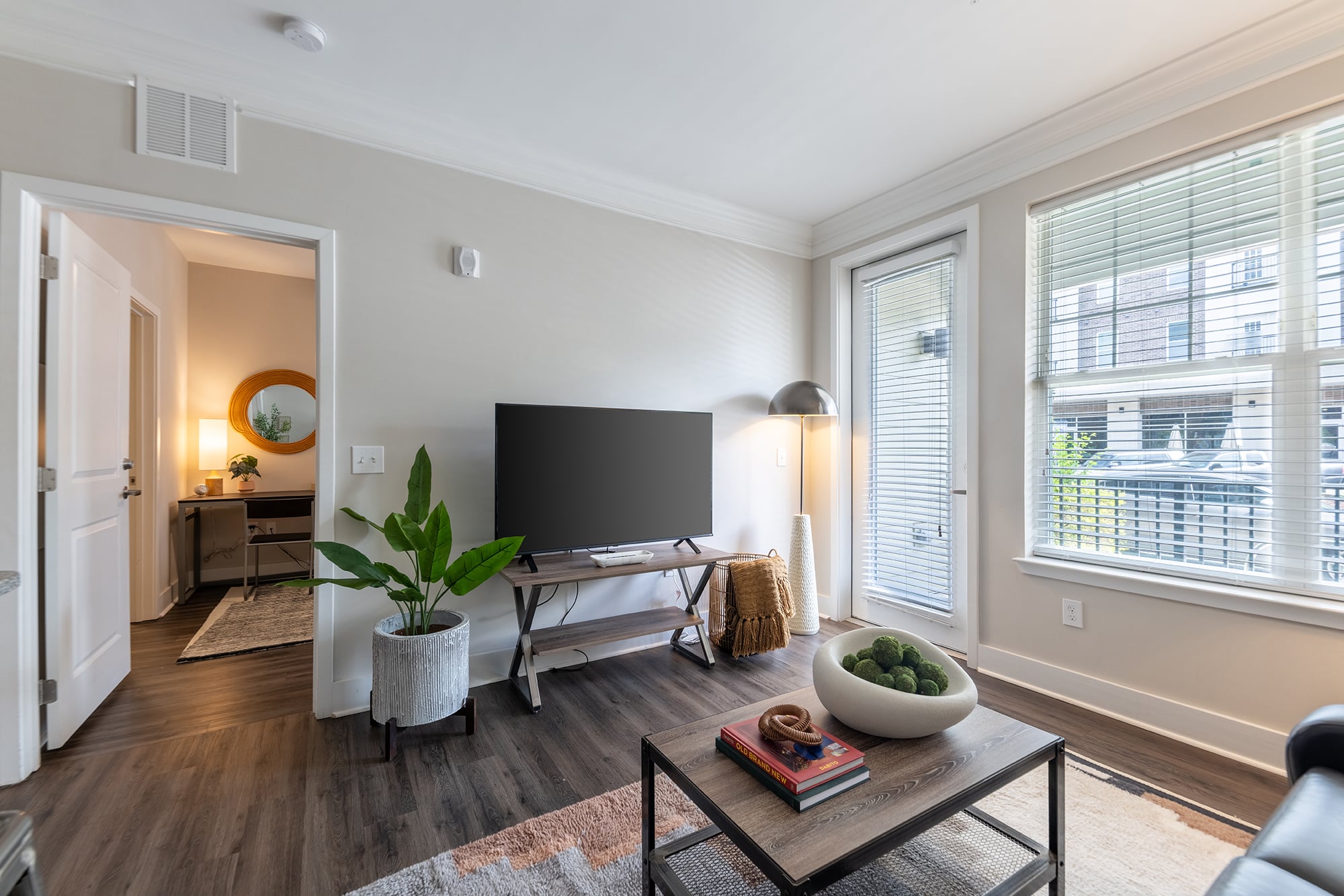 quantum on west call off campus apartments near florida state university living room 50 inch 4k smart tv included